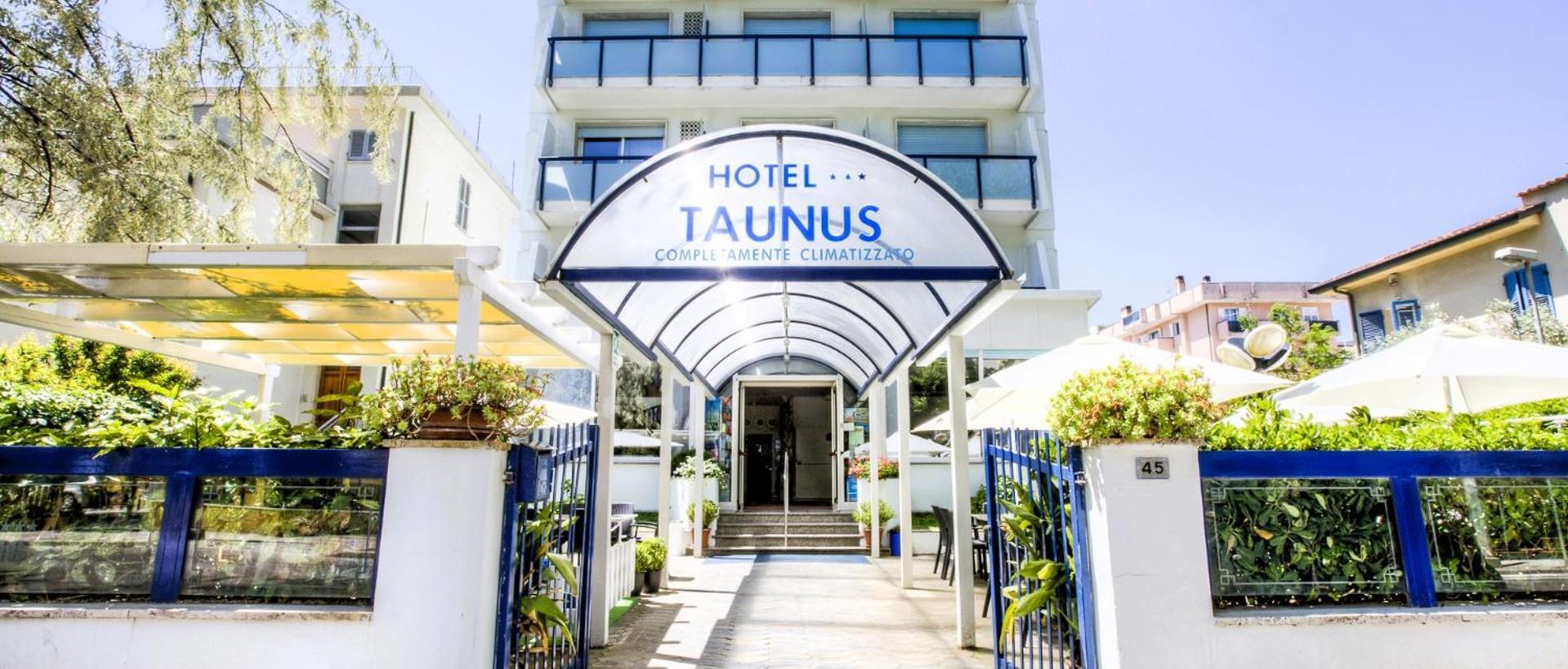 Hotel Taunus - Vista Mare Riccione Esterno foto