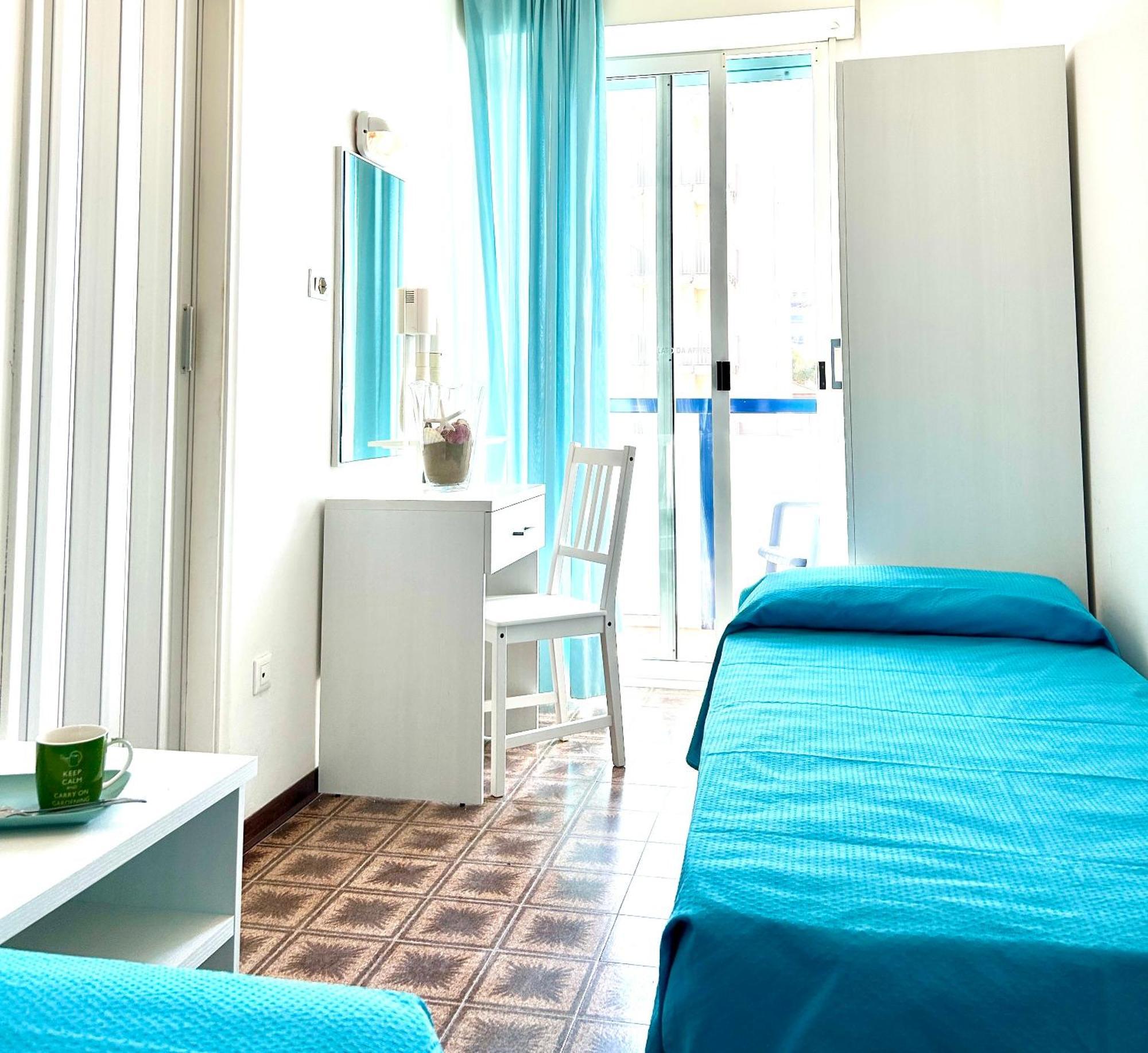 Hotel Taunus - Vista Mare Riccione Esterno foto